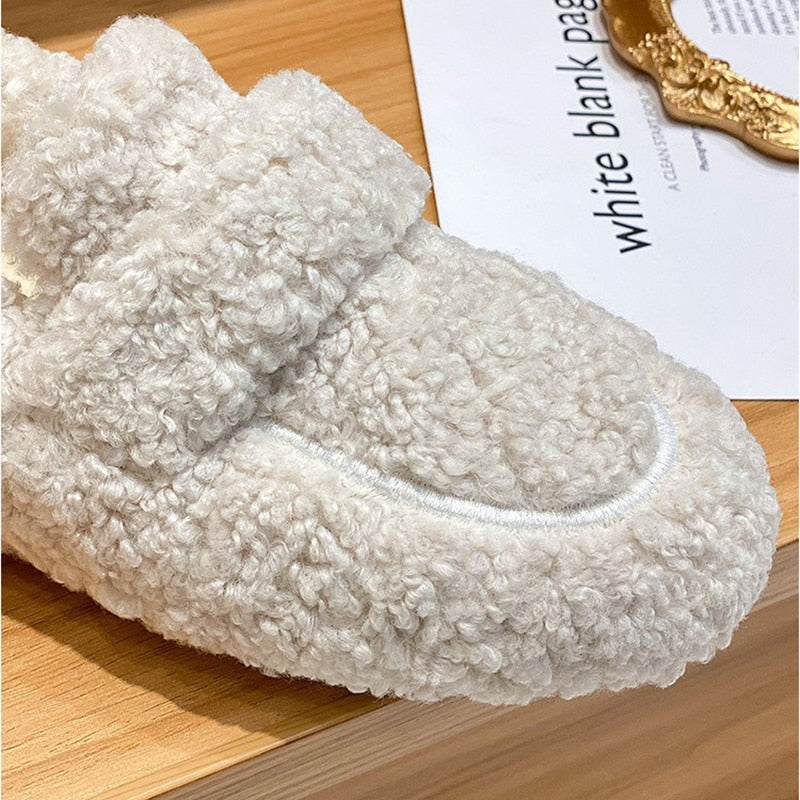 Giulia – Cozy Slippers Cover